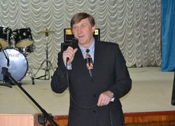 Художній керівник  колективу "Унікум" Іван Смірнов